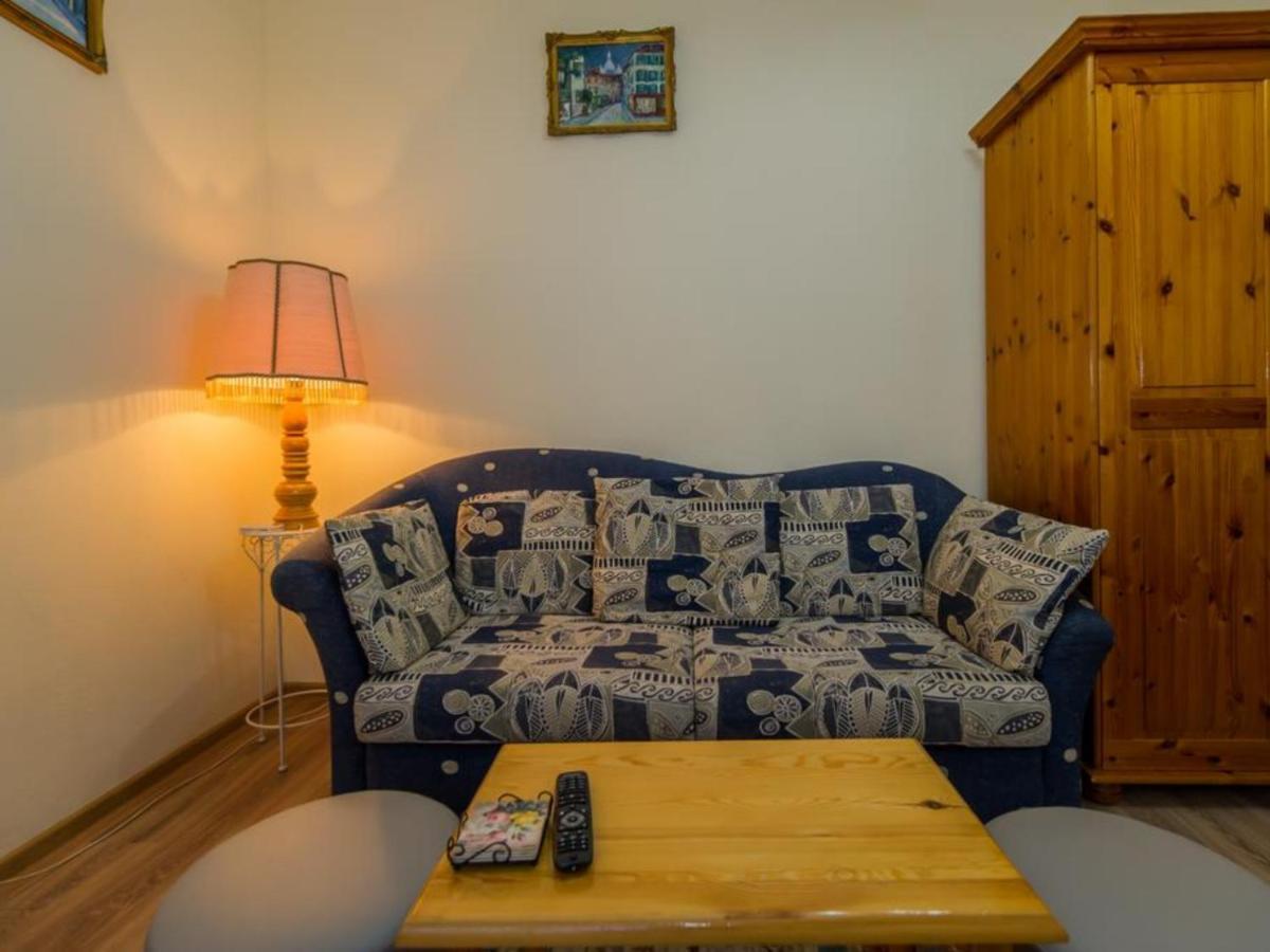 Apartment Carol Private Yard With Barbeque And Parking Sinaia Exterior photo