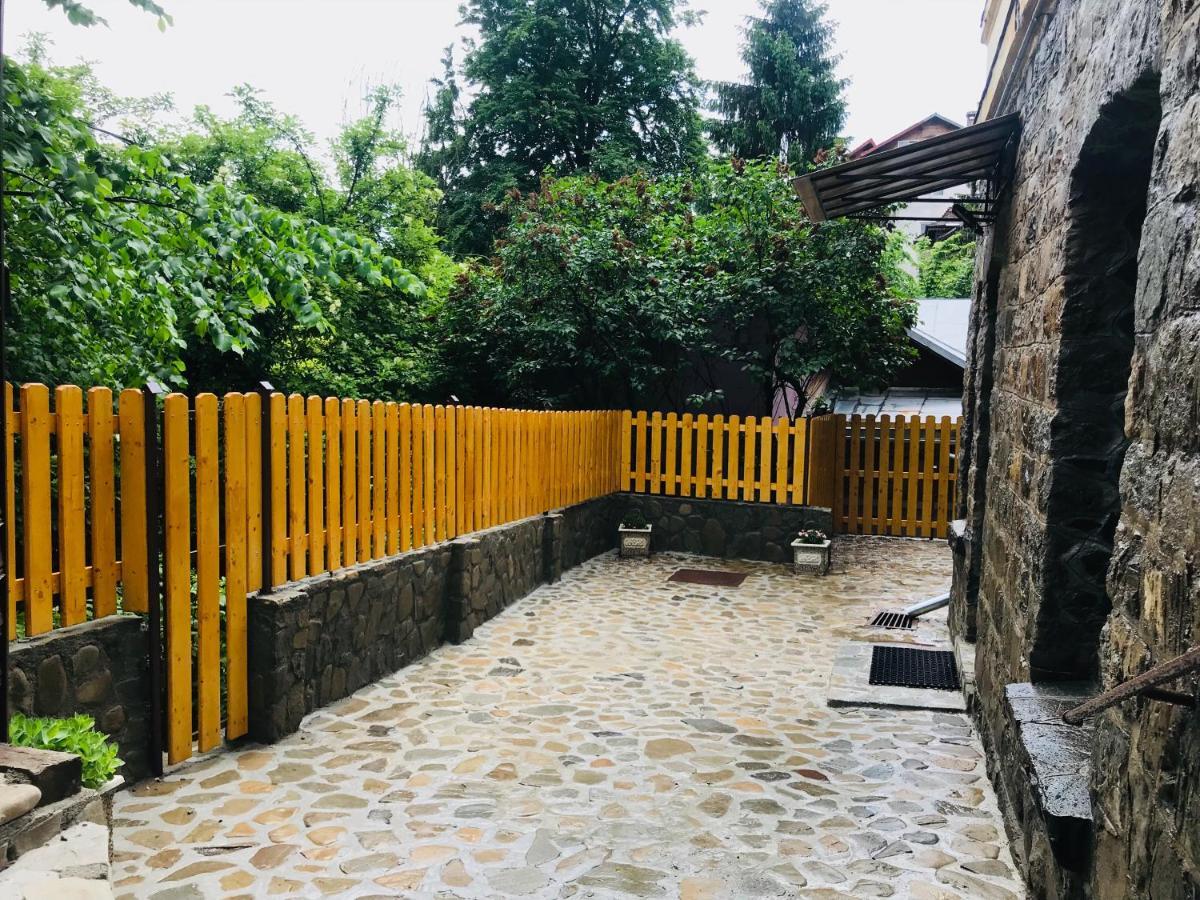 Apartment Carol Private Yard With Barbeque And Parking Sinaia Exterior photo